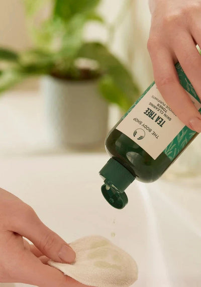 TEA TREE SKIN CLEARING TONER